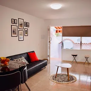 https://sunset-house.tenerifehoteles.net